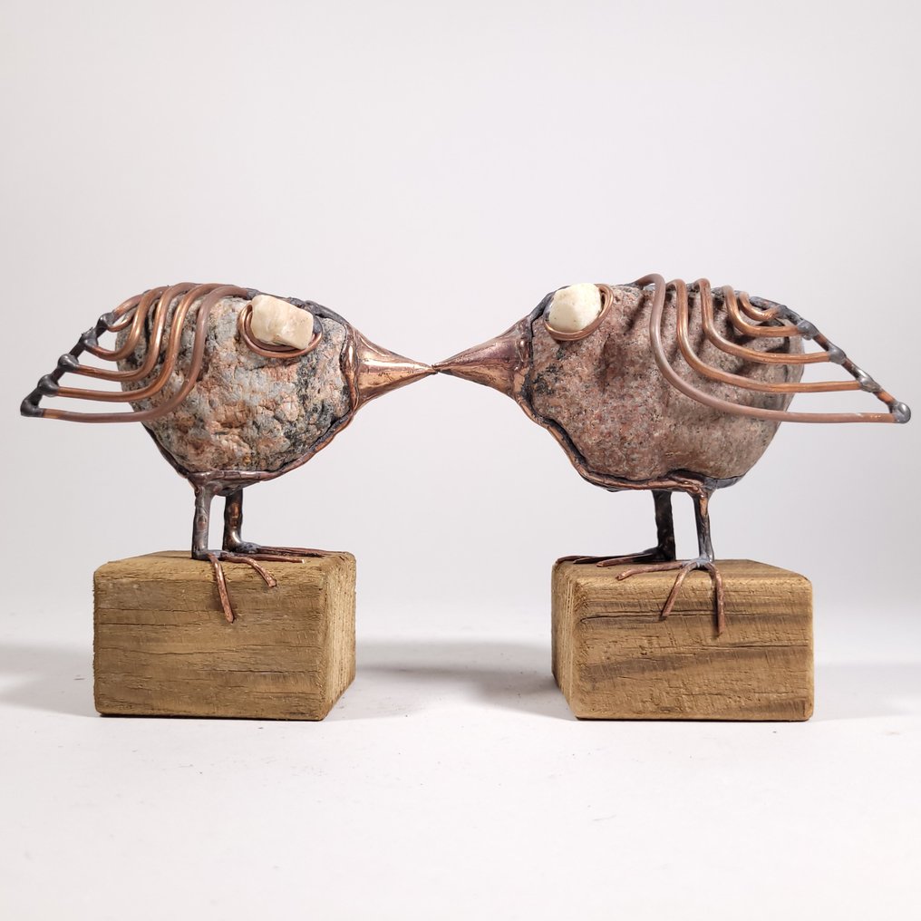 Jacek Drzymała ( XX- XXI) - Sculpture, Handmade Stone Birds (set of 2) - No reserve - 12 cm - Copper, Wood - 2024 #1.1