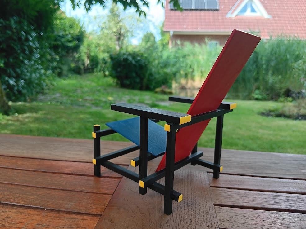 Vitra Design Museum - Gerrit Thomas Rietveld - Szék - "Rood-blue stoel" miniatűr - Fa #2.1