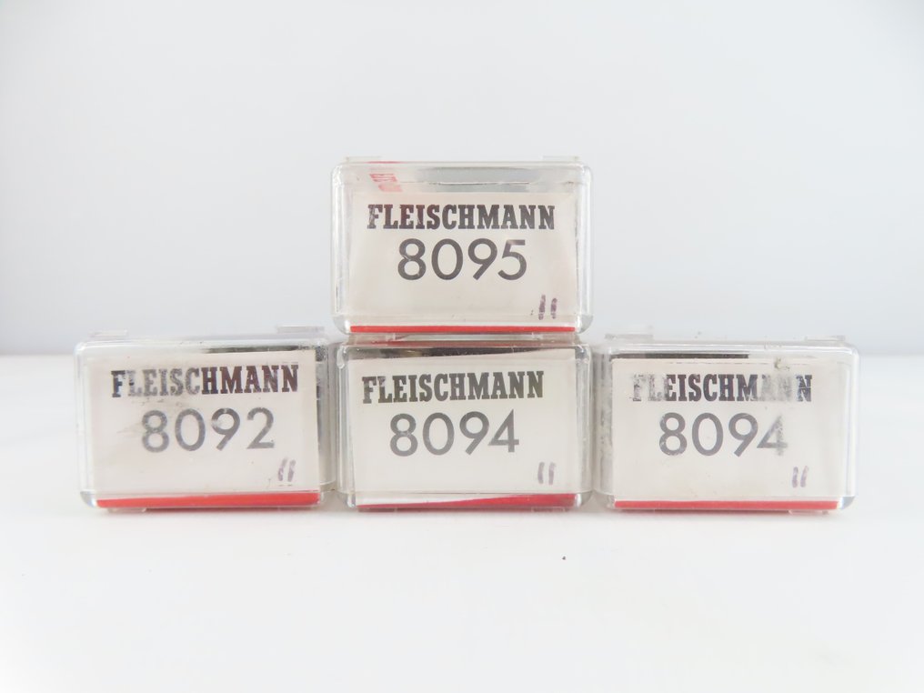 Fleischmann N - 8092/8094/8095 - Modelltog passasjervogn (4) - 4 Treakslet "Abteilwagen" 3. Klasse- og bagasjebil - DRG #3.2