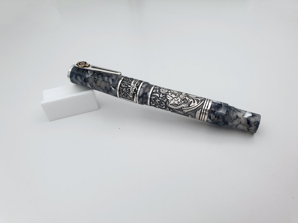 Marlen - La Pietà (Michelangelo) | Edizione Limitata di 499 esemplari | Resina italiana maculata e Argento - Fountain pen #2.1