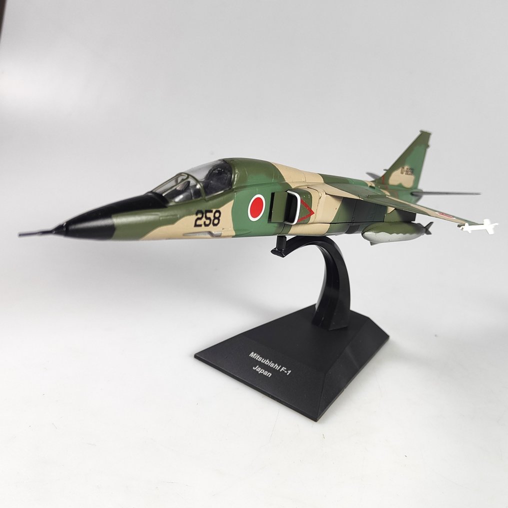 Altaya 1/72 - Sotalentokone - "World Fighter Jets Collection" - Mitsubishi F1 (Japani) #2.1