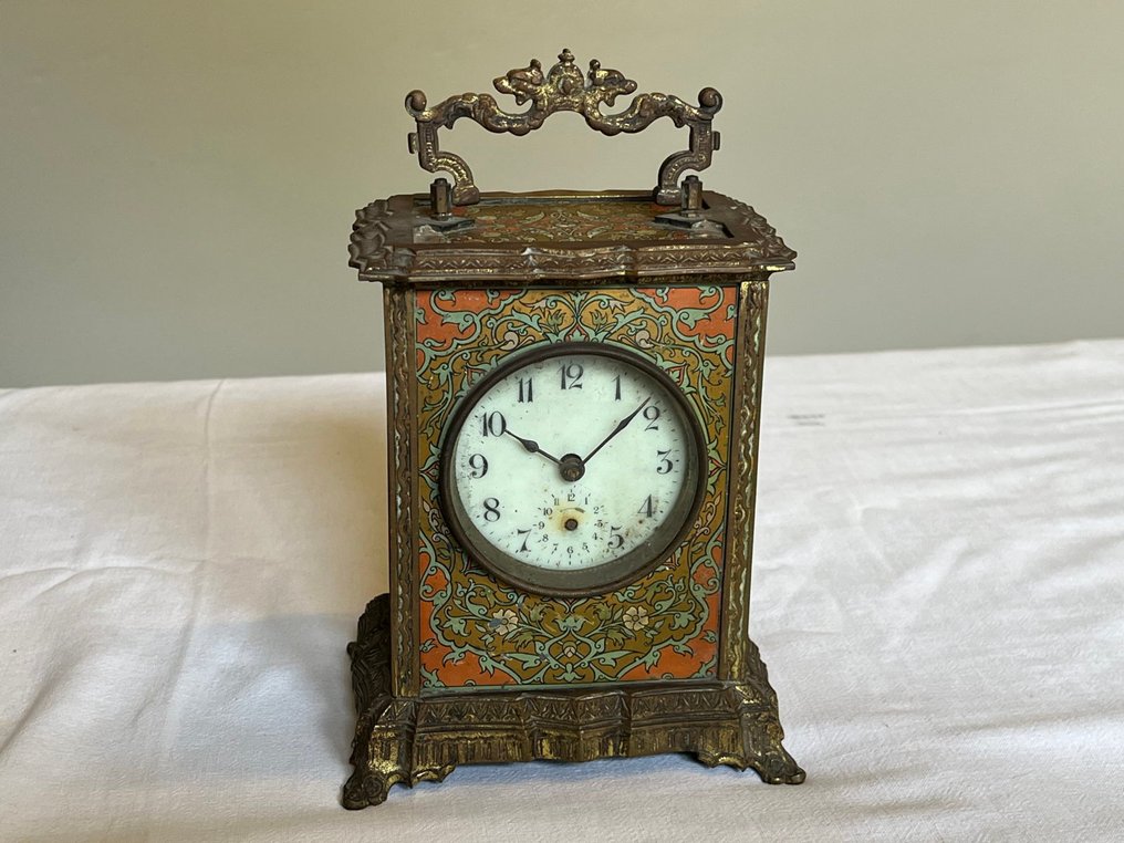 Bord- og skrivebordsure - Travel clock Napoleon III with a floral painting -  Antik Messing, Metal - 1880-1890 #1.1