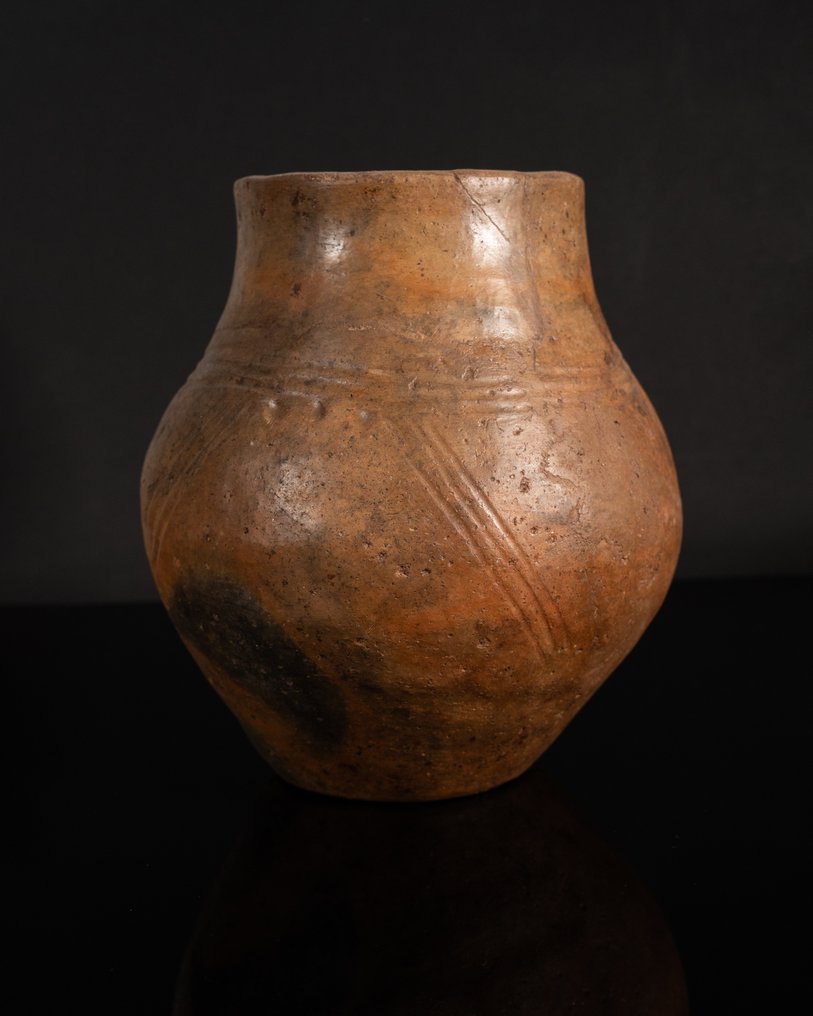 Epoka brązu - germańska - Duże, zdobione naczynie na urnę, pochodzące z kultury łużyckiej, ceramika germańska z epoki brązu, - Przedmioty pochówku #1.2
