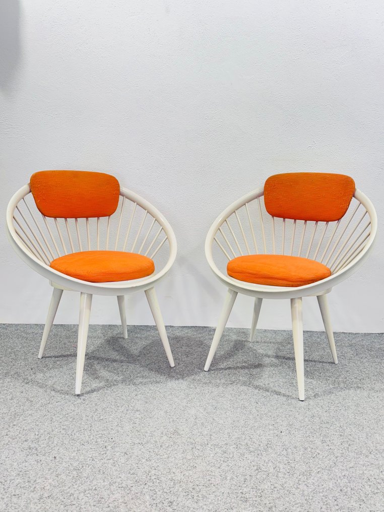 Sessel - Holz, Textil - Zwei runde Sessel, weiß lackiertes Holzgestell #1.1