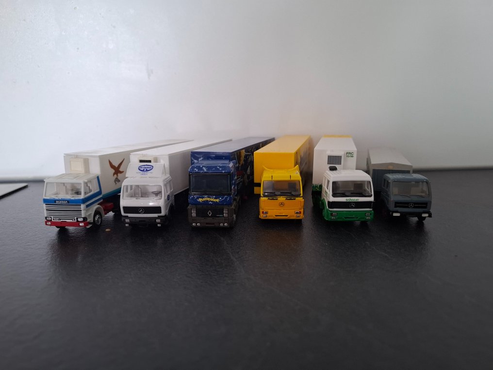 Herpa, Wiking 1:87 - Modell-lastebil  (18) - Mercedes, Volvo, Scania, M.A.N - enheter av kombinasjonsmotorvogner og lastebiler med semitrailere #2.3