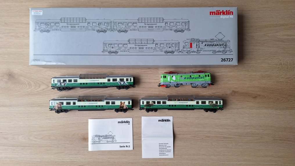 Märklin H0轨 - 26727 - 火车组 (1) - Rc2 配备 3 辆全景车厢 - Tag Kompaniet (TKAB) #1.1