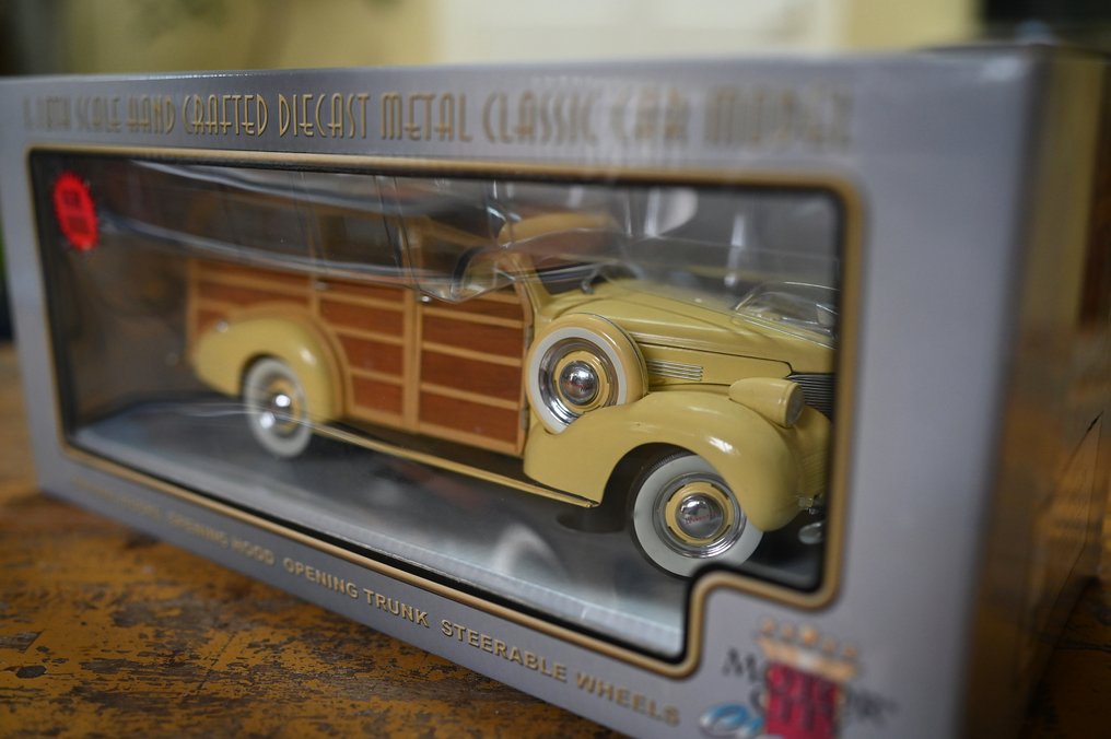 Motor City Classics 1:18 - Model car - Chevrolet Chevy 1939 #2.1