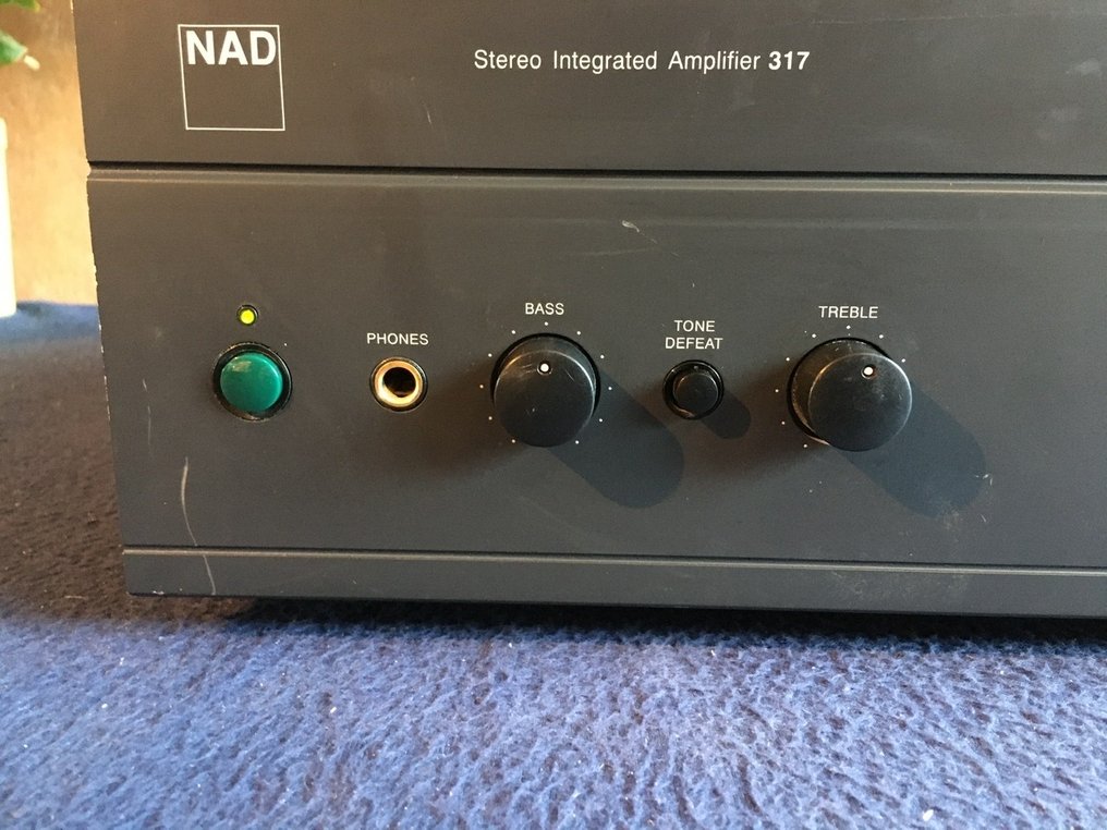 NAD - 317 - Amplificador integrado de estado sólido #3.1