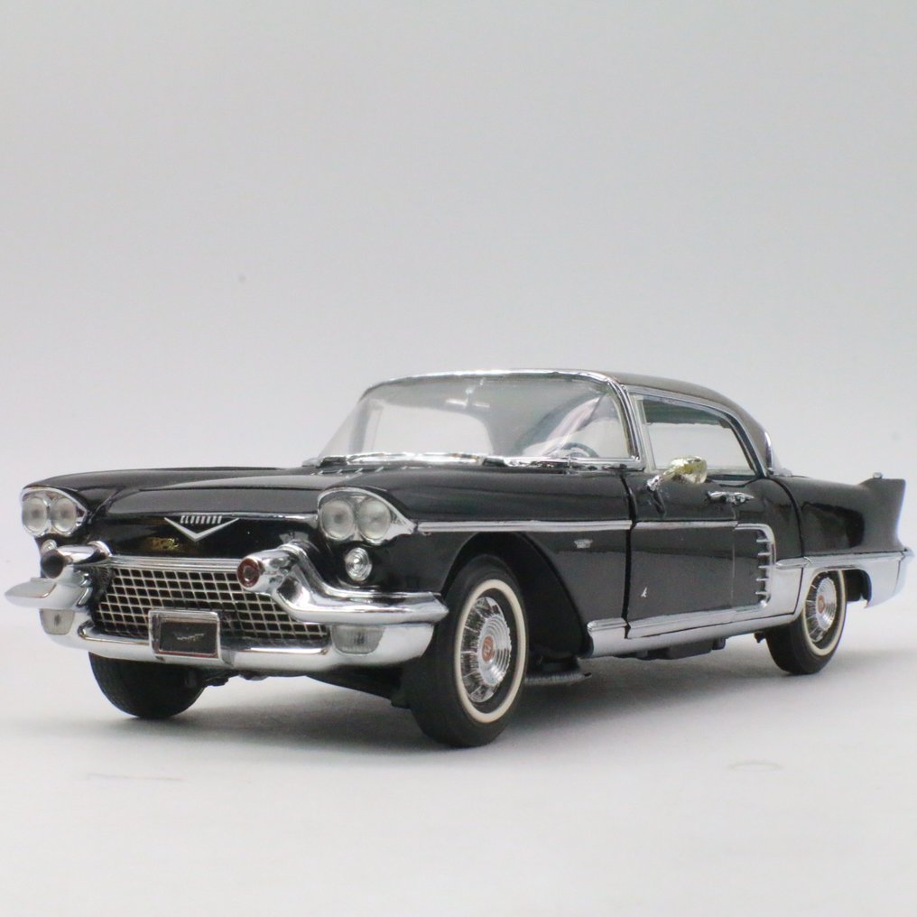 Franklin Mint 1:24 - Coupé-pienoismalli - 1957 Cadillac Eldorado Brougham - Käsin koottu tarkkuusmalliauto #1.1