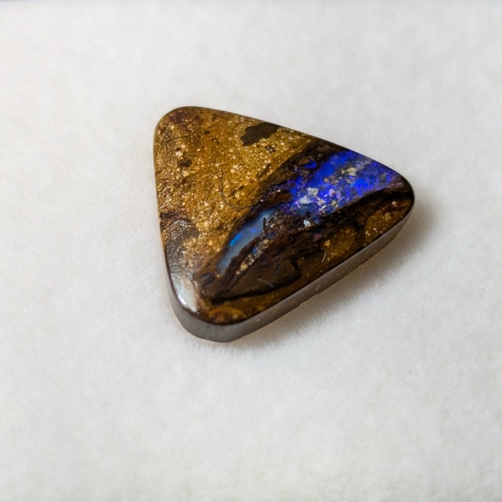 Opale Boulder naturale 4,90 CT con fuochi verdi e blu Naturale, lucido - Altezza: 14 mm - Larghezza: 14 mm- 0.98 g - (1) #1.2