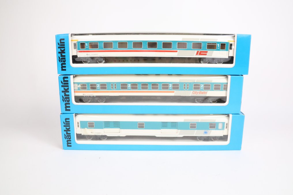 Märklin H0 - 4220/4222/4223 - Modelo ferroviário (3) - 3 baús City Bahn/IC com pintura de teste - DB #2.1