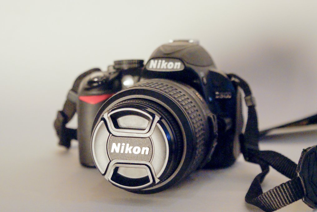 Nikon D3100 + Nikkor DX AF-S 18-55mm 1:3,5-5,6G VR ED 數位單眼反光相機（DSLR） #3.2