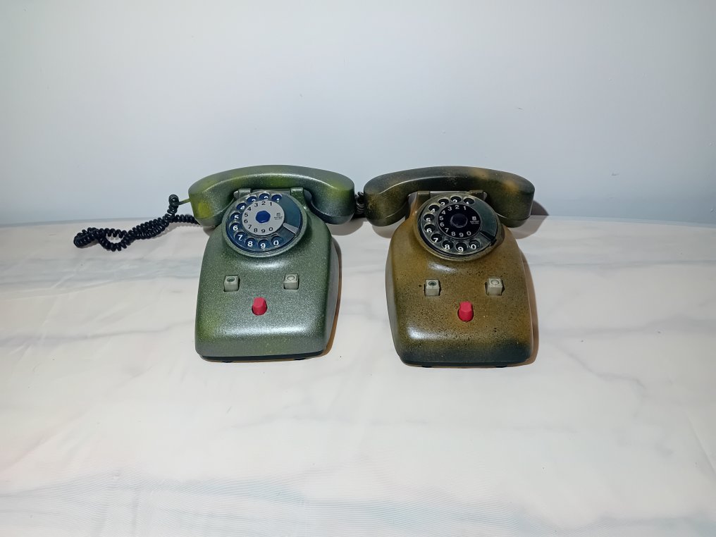 Analog telefon - Metall, Plast - Ett par vintage telefoner #2.2