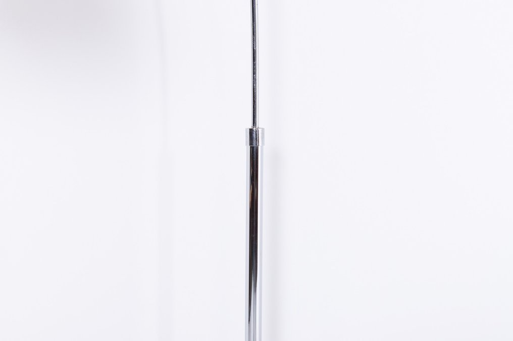 Gulvlampe - Aluminium, Stål - En gulvlampe i forkrommet stål fra 1980-tallet. #3.1