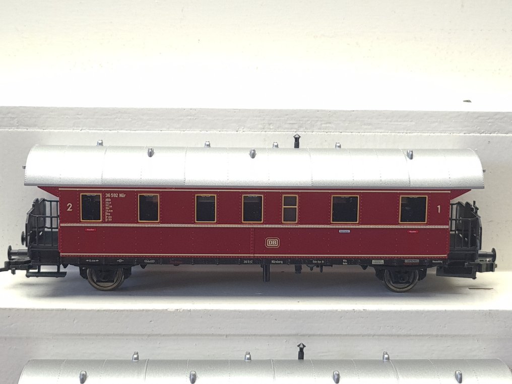 Fleischmann H0 - 507601/507602/507702 - Conjunto de vagones de tren de pasajeros a escala (3) - 3x Trabuco en color rojo - DB #3.1