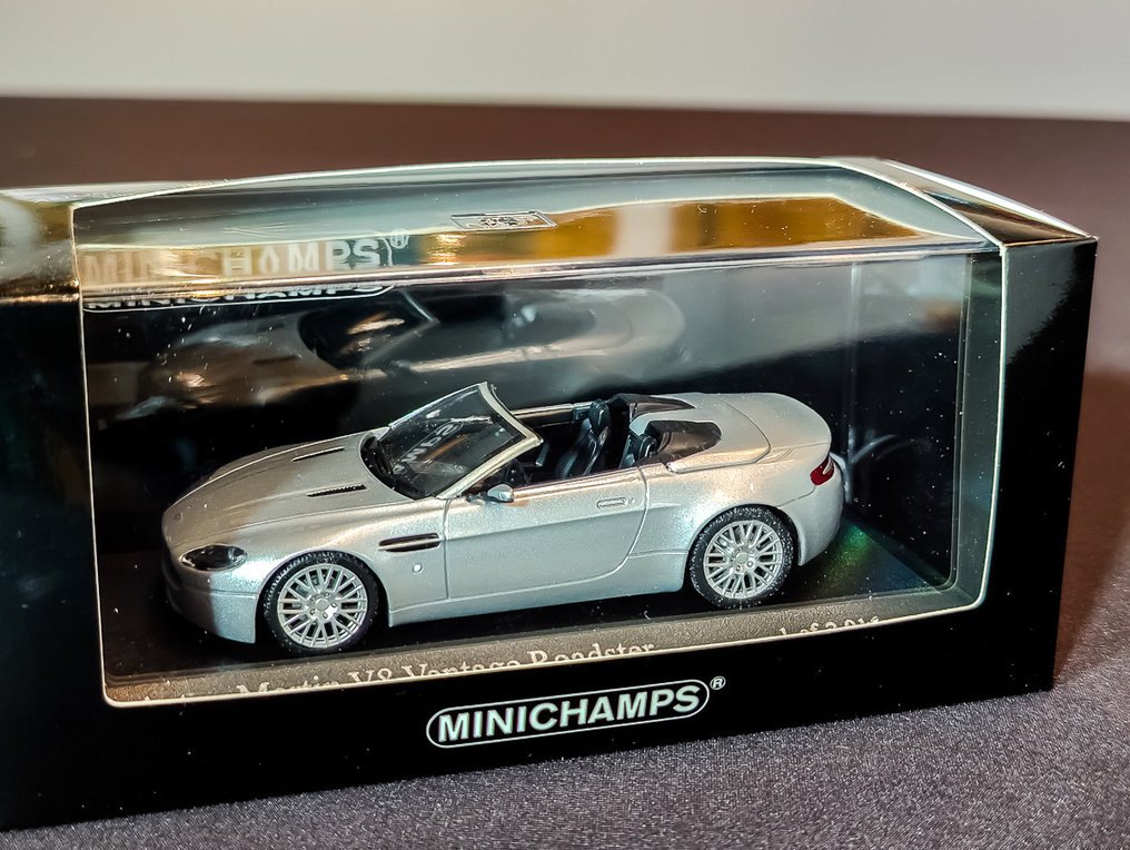 Minichamps 1:43 - Αυτοκίνητο μοντελισμού - Aston Martin V8 Vantage Roadstar #1.1