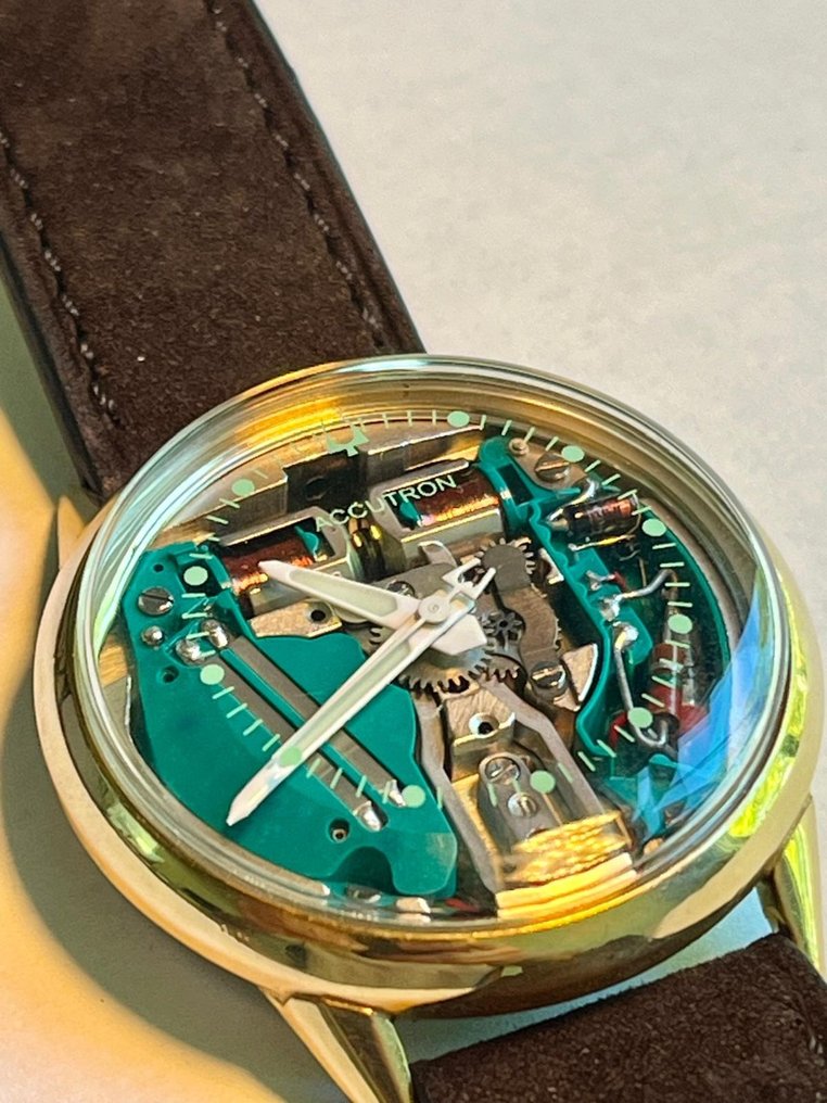 Bulova accutron spaceview 214 prezzo hot sale