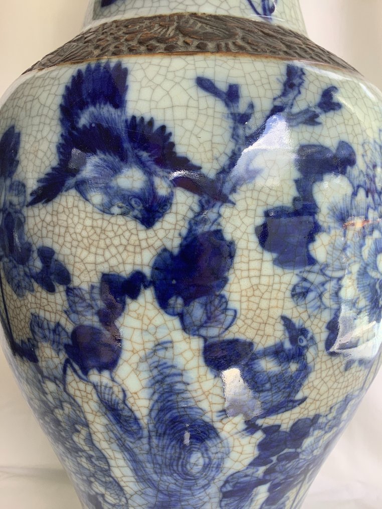 中國古代 一只19世纪大型中国瓷花瓶，带有花卉和鸟类图案，带有四字 - 60 cm  (沒有保留價) #4.3