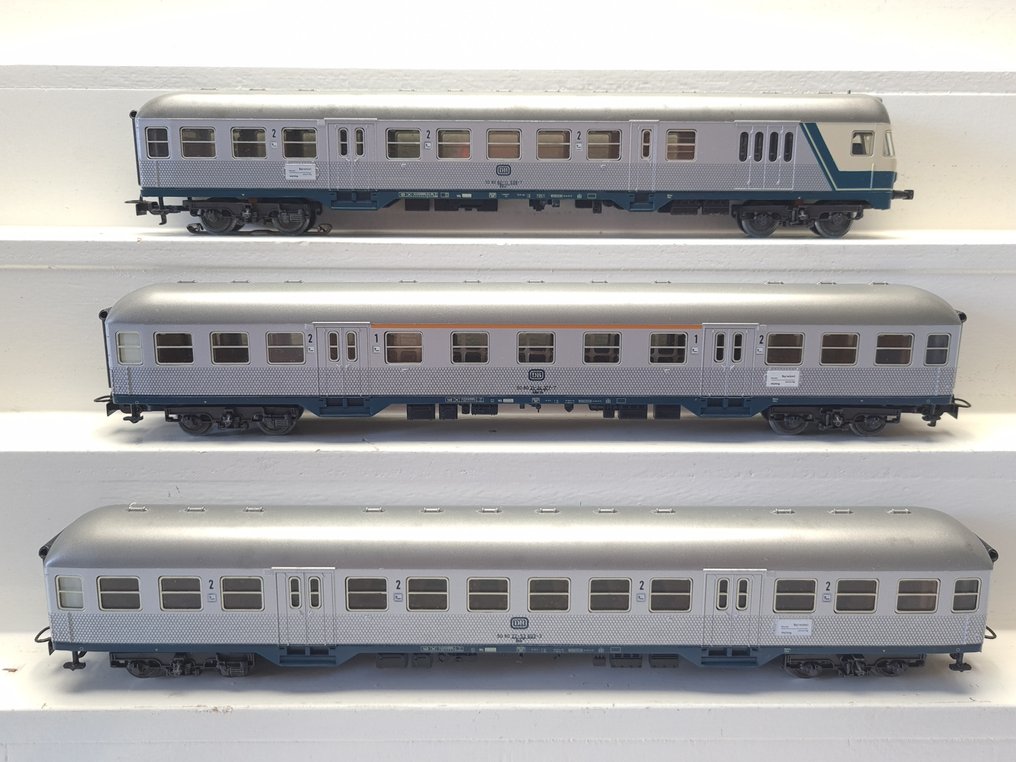 Märklin H0 - 4158/4159/4160 - Vagón de tren de pasajeros a escala (3) - 3 Silberling con puesto de mando - DB #1.1