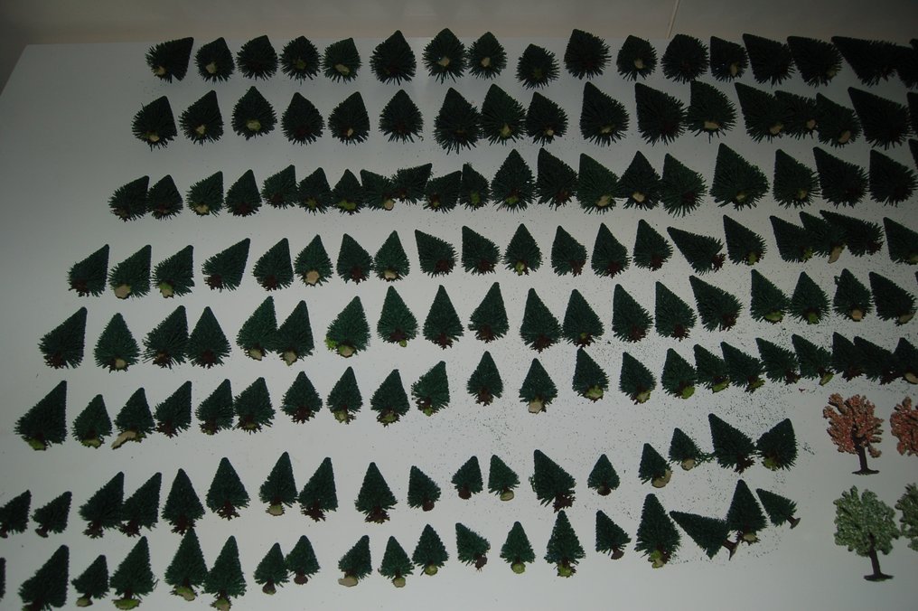 Bomen H0 - Paisagens de modelismo ferroviário (173) - 159 pinheiros e 14 árvores caducifólias #2.2