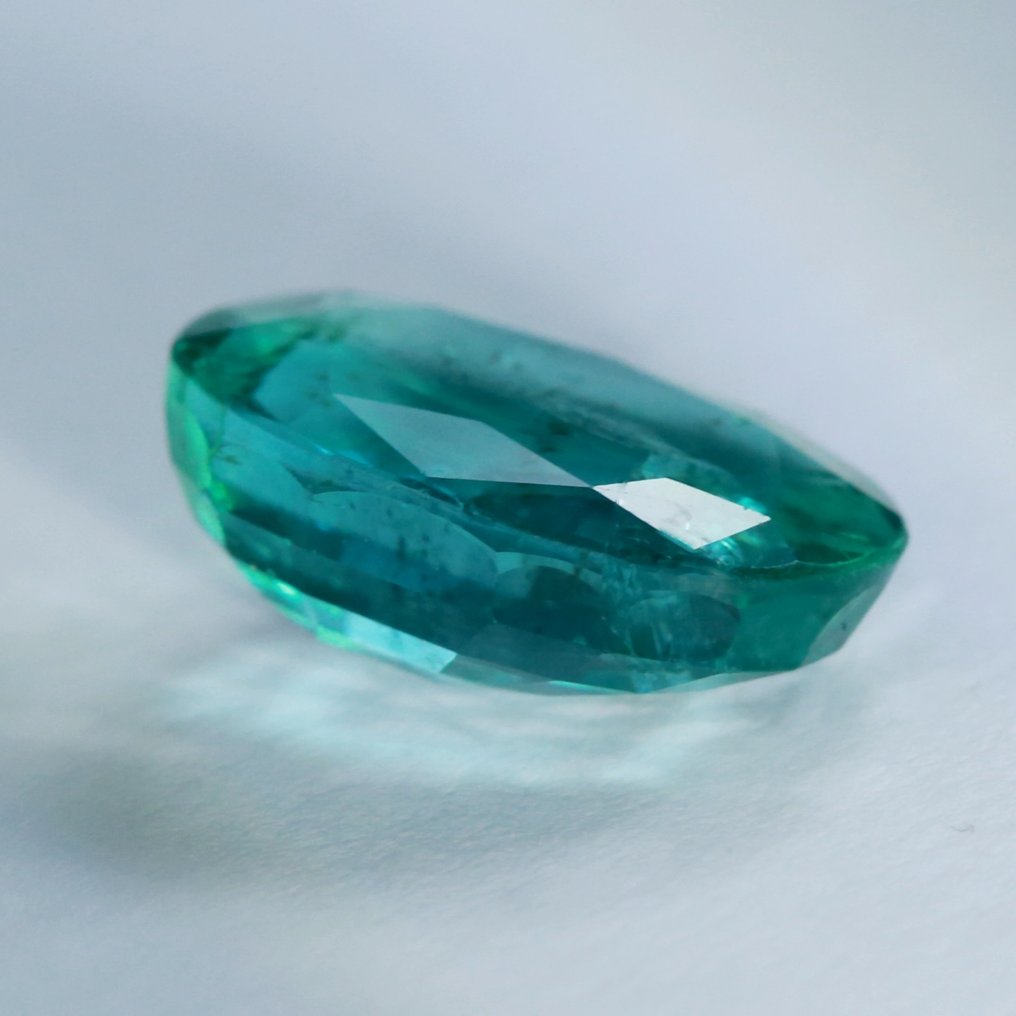 1 pcs  Zöld Smaragd  - 4.51 ct - Nemzetközi Gemmológiai Intézet (IGI) - Élénkzöld smaragd #4.3