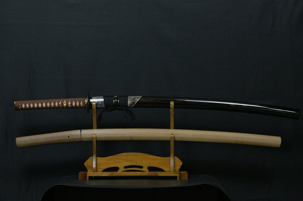 Katana - Nihonto Katana signed and dated at 1505 in koshirae and shirasaya - Japan - Muromachi period (1333-1573) #2.1