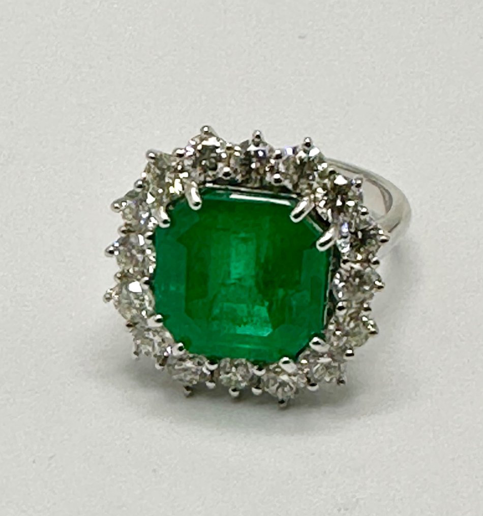 Δαχτυλίδι - 18 καράτια Λευκός χρυσός, Σμαράγδι οκταγωνικό 7,5 καρατίων + διαμάντια 2,0 καρατίων - πιστοποιητικό Masterstones #1.0