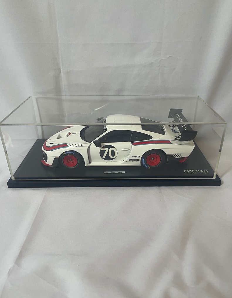 Spark 1:18 - Miniatura de carro - Martini Porsche 935 - 0350/1911 #1.1
