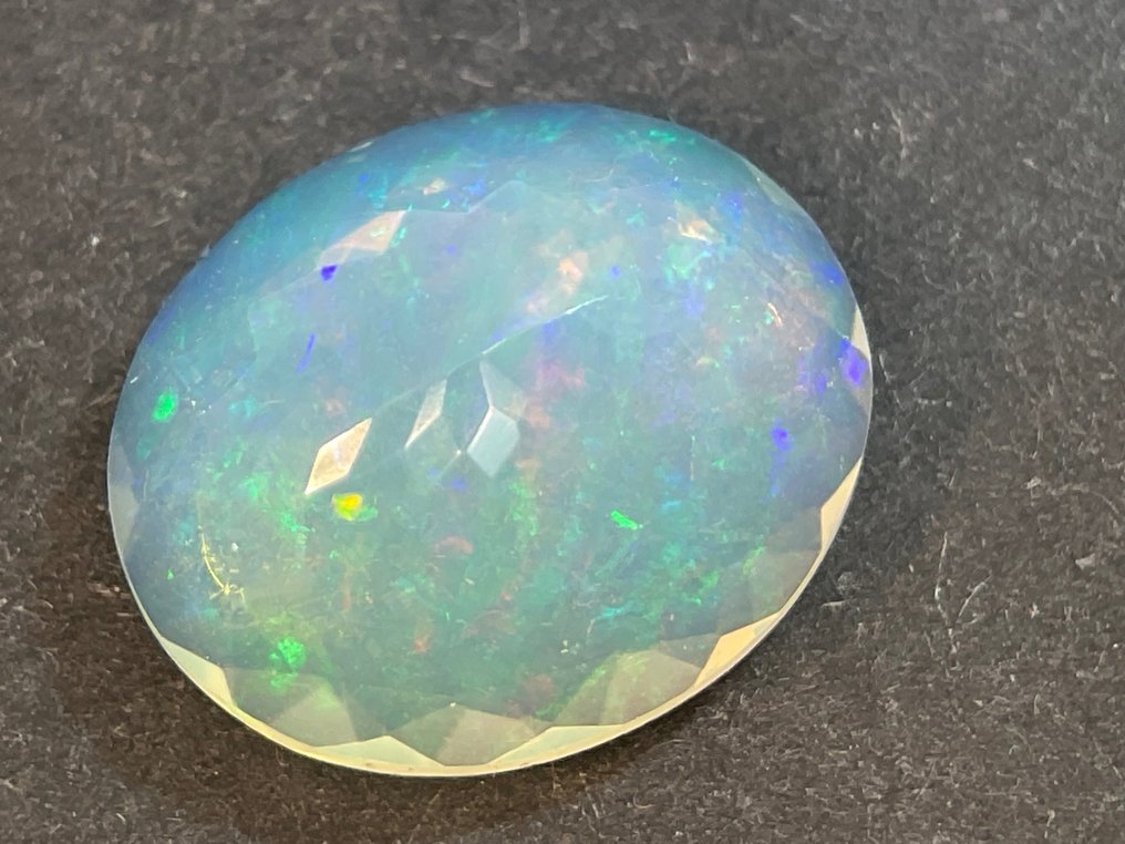 1 pcs  Opal  - 3.89 ct - Antwerp Laboratory for Gemstone Testing (ALGT) #2.1