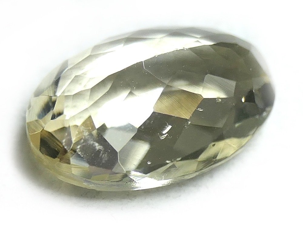 Ei pohjahintaa Skapoliitti  - 3.85 ct - Sertifioidun gemmologin raportti - Marialite lajike #3.2