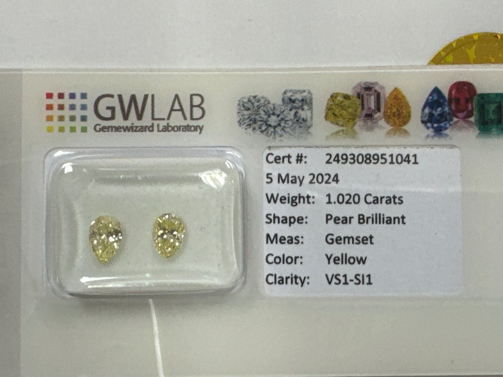 Ingen mindstepris - 2 pcs Diamant  (Naturfarvet)  - 1.02 ct - Pære - Fancy light Gul - SI1, VS1, VS2 - Gemewizard Gemological Laboratory (GWLab) #2.2