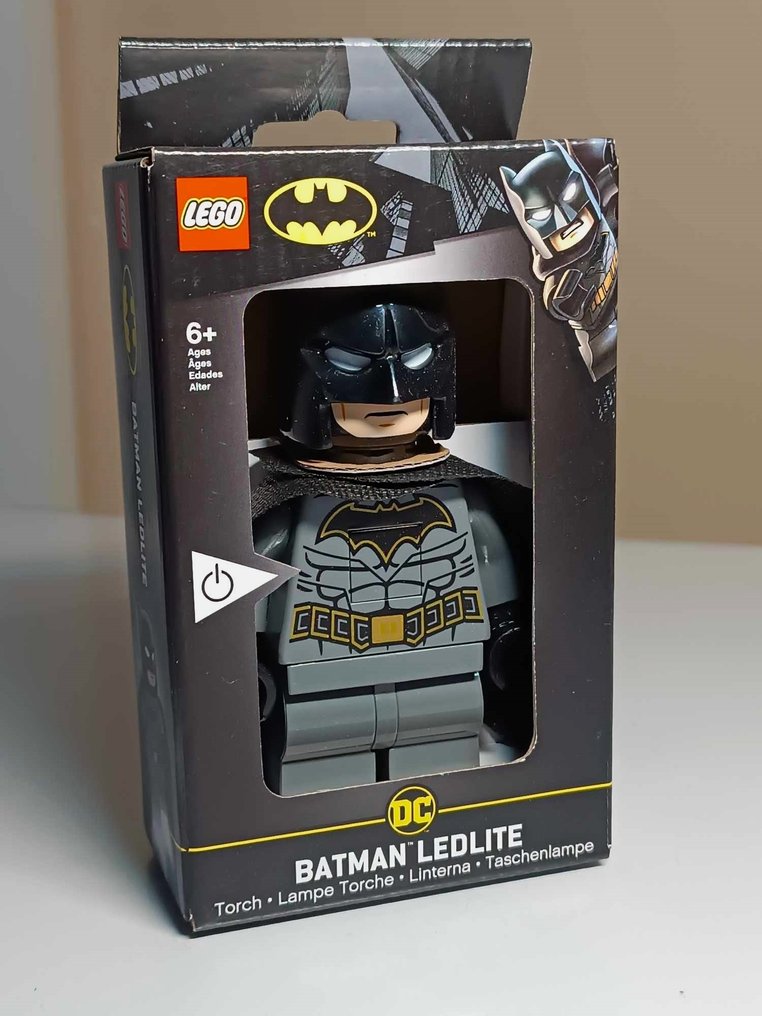 LEGO DC Comics Super Heroes Batman LGL TO36 keychain with flashlight 14 cm auction online Catawiki