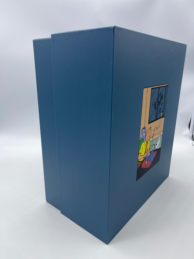 Moulinsart - Tintin - Statuette - Tintin Prenant le thé #47002 - Le Lotus bleu #3.2