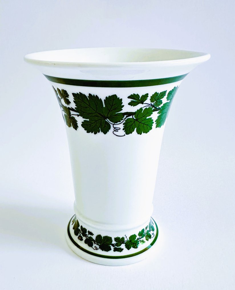 Meissen - Vase  - Porzellan - mit Weinblattmuster #2.1