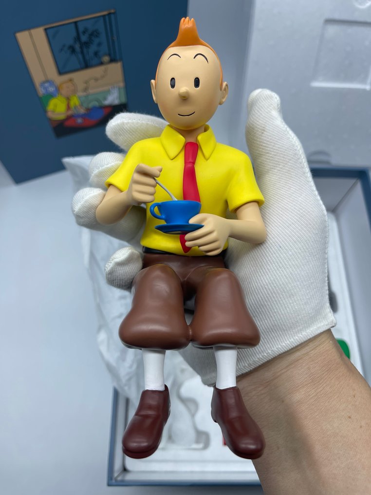 Moulinsart - Tintin - Statuette - Tintin Prenant le thé #47002 - Le Lotus bleu #1.0