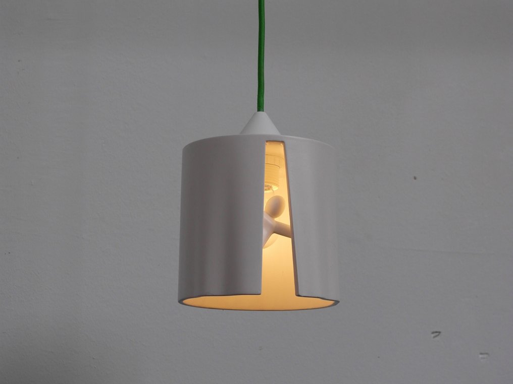 Tomas Schats - Pendant lamp with green cord #3.2