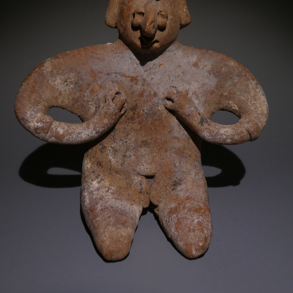 科利马,墨西哥西海岸 Terracotta 坐姿人物。12厘米高。优秀。西班牙进口许可证。 #2.1