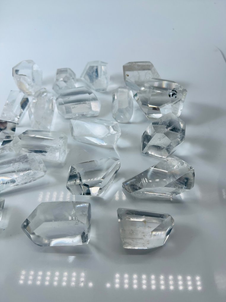 Clear Quartz  - Freeform polished  - AAA Quality Natural Stone - Chakra Stone - Höhe: 30 mm - Breite: 40 mm- 1 kg - (1) #4.3