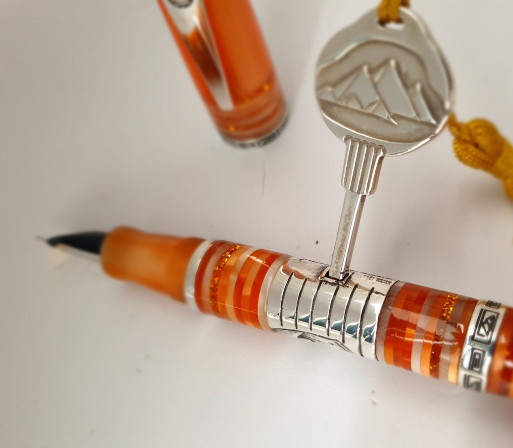 Marlen - Egizia con Chiave - Edizione Limitata di 688 esemplari in resina e argento con Pennino Oro - Füllfederhalter #1.0