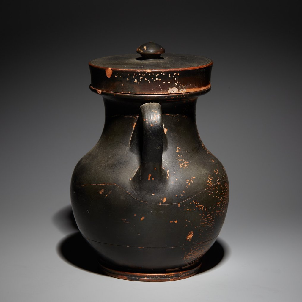 古希腊语，雅典方言 陶瓷 带盖的双耳陶罐。公元前5世纪。高14.7厘米。 #2.1