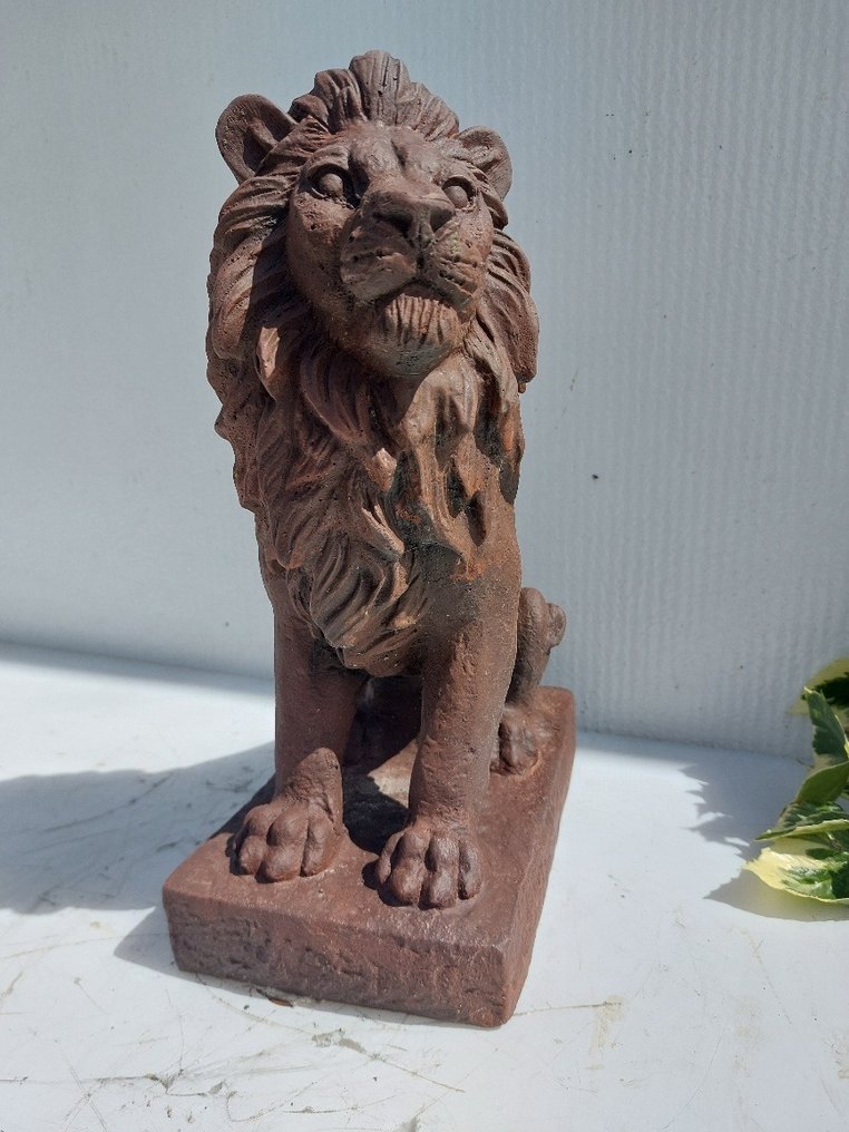 Statue tuinbeeld leeuw 35 cm cast stone auction online Catawiki