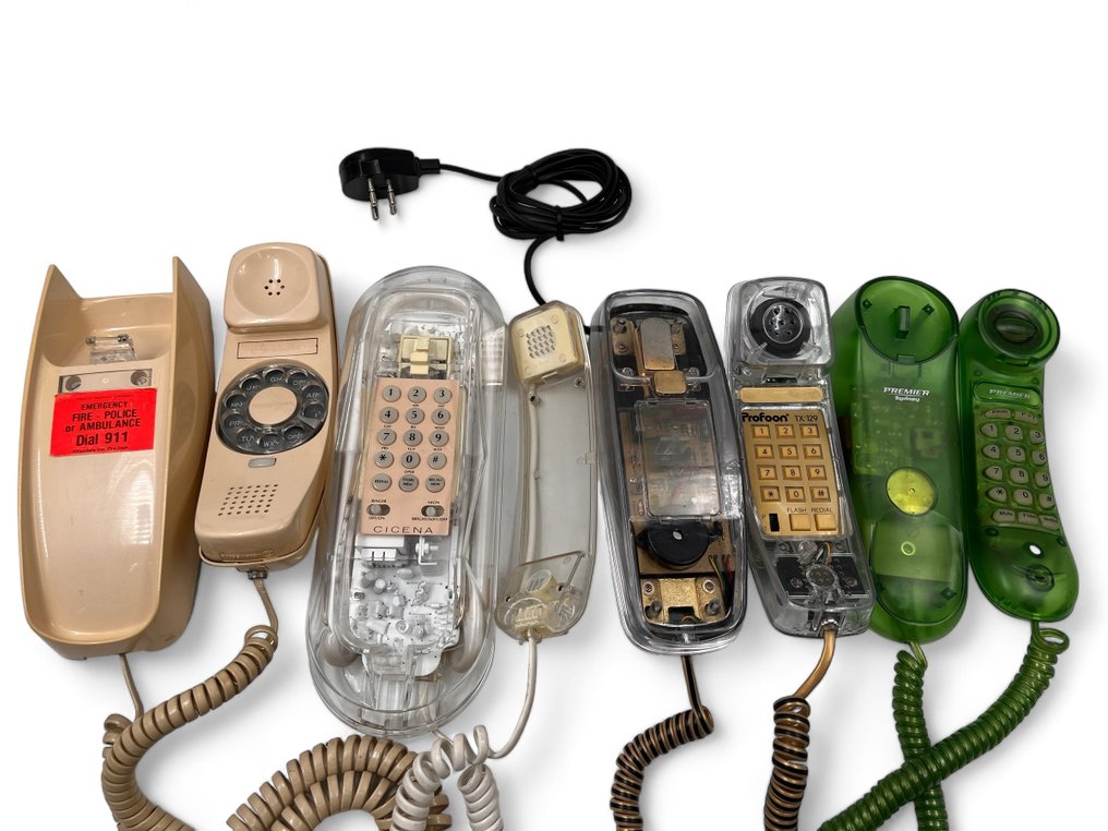 模拟电话 - 塑料 - 四件套老式模拟墙壁电话。 #3.2