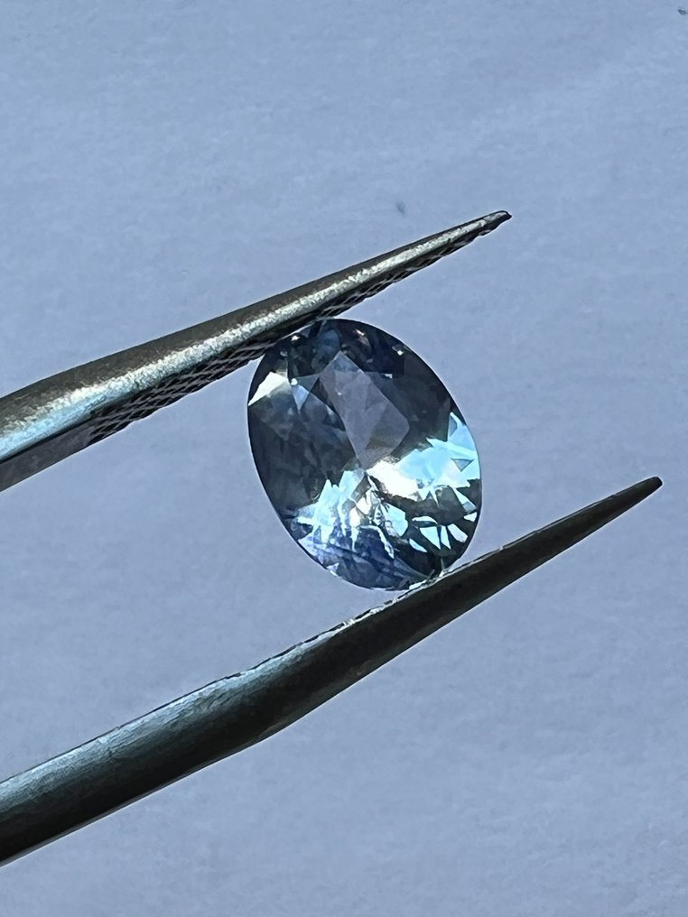 Bleu Saphir  - 1.31 ct - International Gemological Institute (IGI) - Bleu clair #4.3