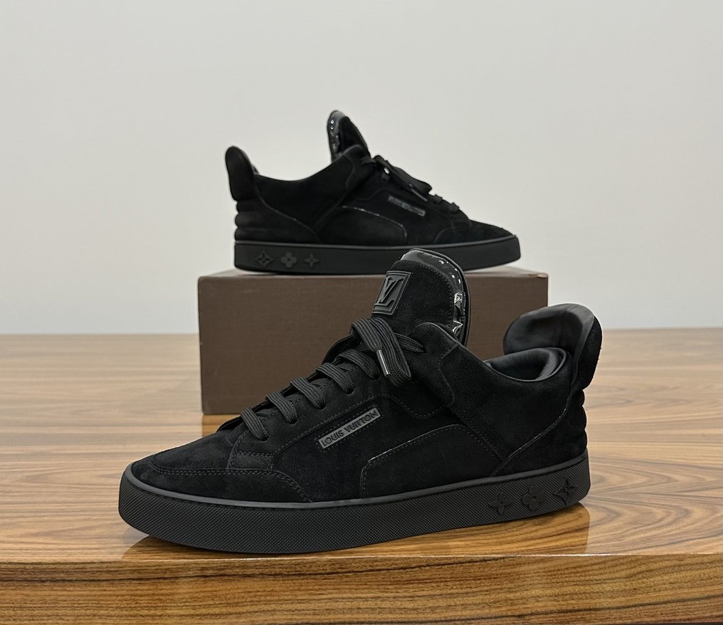Louis Vuitton - Sneakers - Size: EU 42.5 #1.0