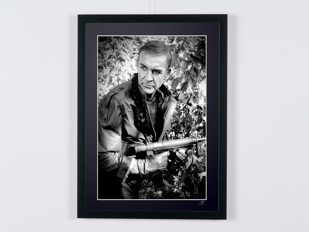 Sean Connery -  James Bond 007 : Never Say Never Again 1983 - Fine Art Photography - Luxury Wooden Framed 70X50 cm - Limited Edition Nr 01 of 30 - Serial ID 70001 - Original Certificate (COA), Hologram - 100% New. Shipping Reduction from 3 items #1.0