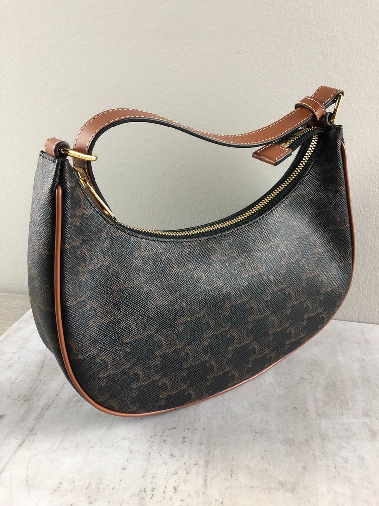 Céline Ava Bag in Triomphe Canvas in Calfskin Tan Handbag auction online Catawiki