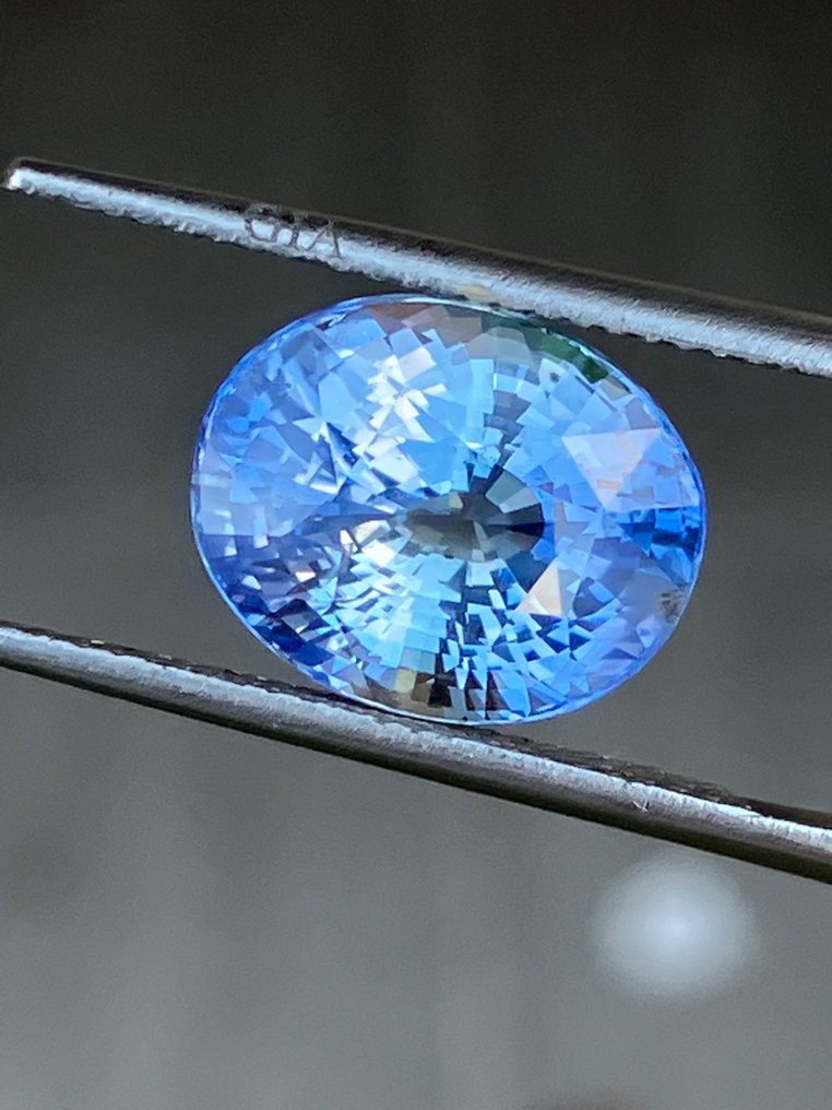1 pcs Kék Zafír - 7.58 ct - Amerikai Gemmológiai Intézet (GIA) #1.0