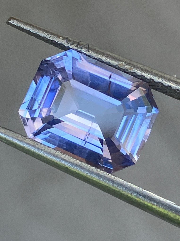 1 pcs Violet Safir - 5.01 ct - GIA (Institutul gemologic din SUA) #1.0