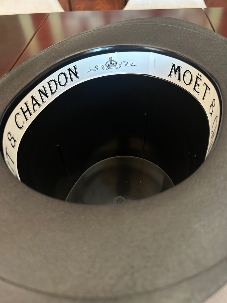 Moët & Chandon - 酒柜 -  Cartola 复古 1983 - 塑料 #3.2