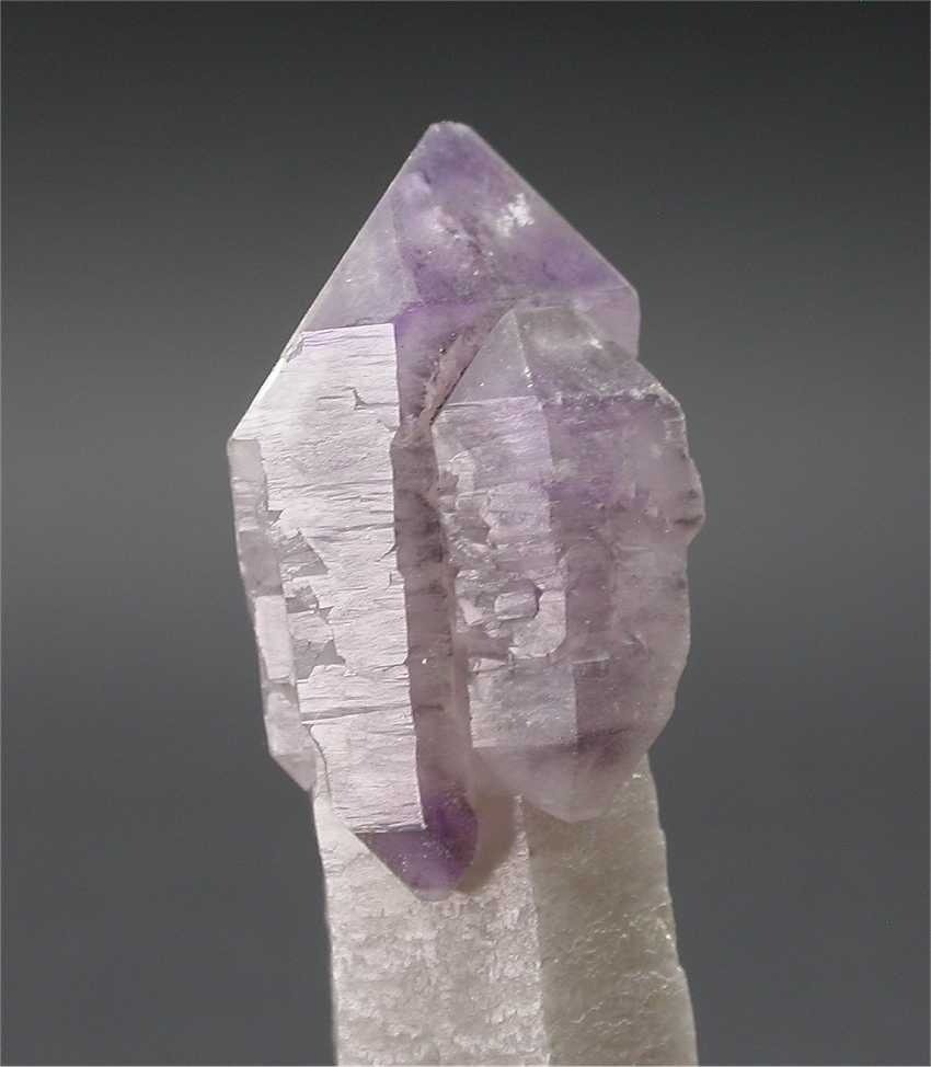 Amethyst Crystal on matrix - Height: 5.5 cm - Width: 3 cm- 150 g - (1) #1.0